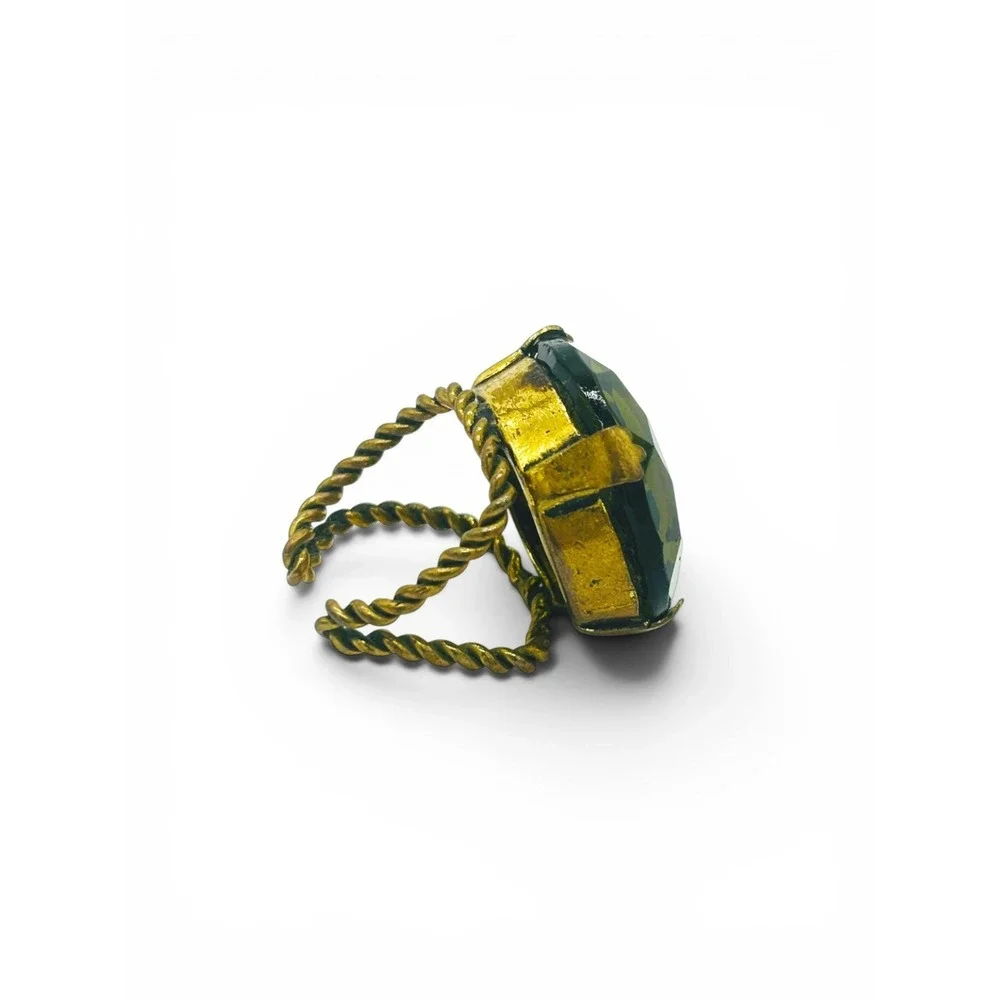 Large Vintage Olive Green Glass Adjustable Twisted Brass Statement Ring - Picture 4 of 6